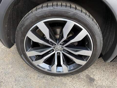 Volkswagen Tiguan 2.0 TDI R-Line Tech Euro 6 (s/s) 5dr - U79302