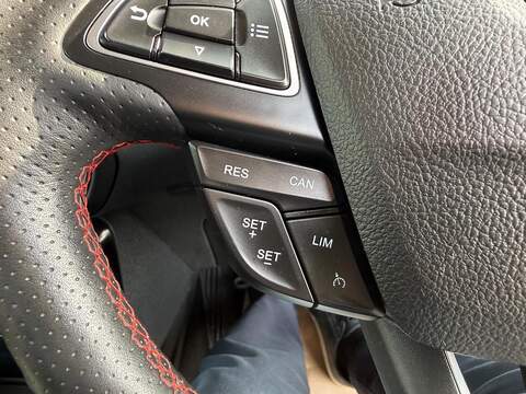 Ford EcoSport 1.0T EcoBoost ST-Line Euro 6 (s/s) 5dr - U79303