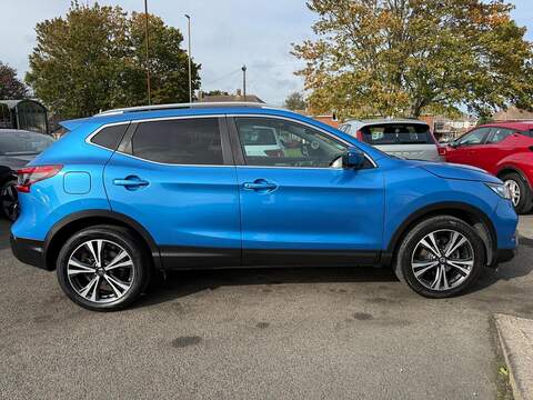 Nissan Qashqai 1.5 dCi N-Connecta SUV 5dr Diesel Manual Euro 6 (s/s) (110 ps) - U79307