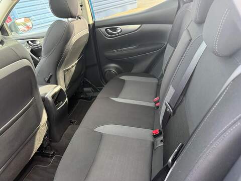 Nissan Qashqai 1.5 dCi N-Connecta SUV 5dr Diesel Manual Euro 6 (s/s) (110 ps) - U79307
