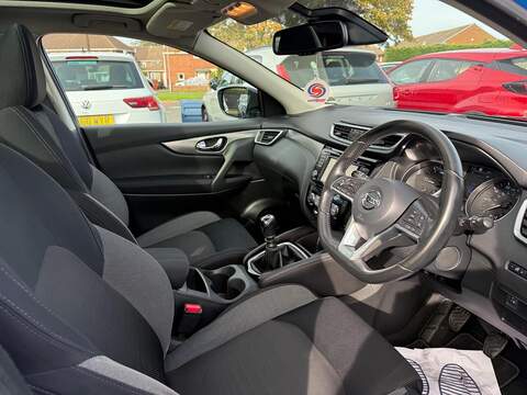 Nissan Qashqai 1.5 dCi N-Connecta SUV 5dr Diesel Manual Euro 6 (s/s) (110 ps) - U79307