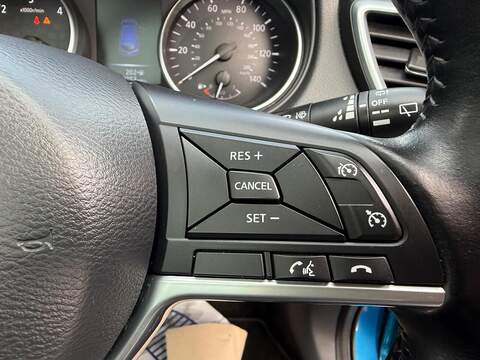 Nissan Qashqai 1.5 dCi N-Connecta SUV 5dr Diesel Manual Euro 6 (s/s) (110 ps) - U79307