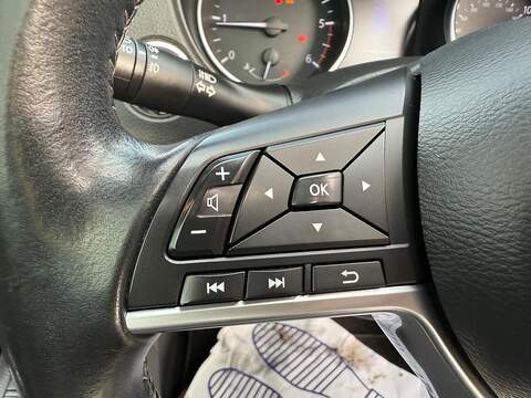 Nissan Qashqai 1.5 dCi N-Connecta SUV 5dr Diesel Manual Euro 6 (s/s) (110 ps) - U79307