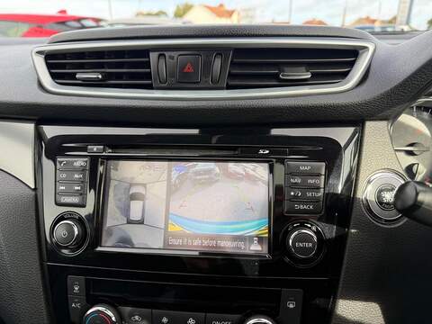 Nissan Qashqai 1.5 dCi N-Connecta SUV 5dr Diesel Manual Euro 6 (s/s) (110 ps) - U79307