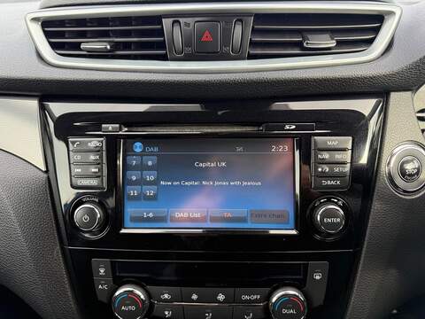 Nissan Qashqai 1.5 dCi N-Connecta SUV 5dr Diesel Manual Euro 6 (s/s) (110 ps) - U79307