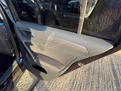 Volkswagen Golf 2.0 TDI SE Estate 5dr Diesel DSG Euro 6 (s/s) (150 ps) - U79314