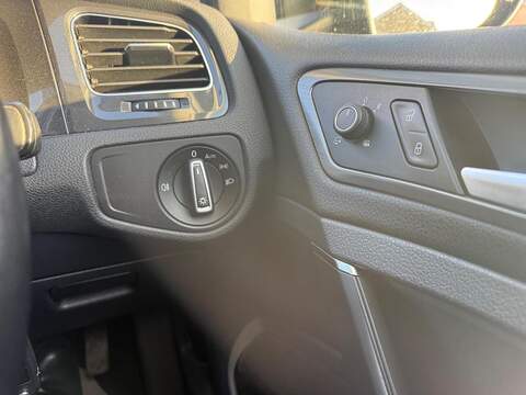 Volkswagen Golf 2.0 TDI SE Estate 5dr Diesel DSG Euro 6 (s/s) (150 ps) - U79314