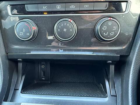 Volkswagen Golf 2.0 TDI SE Estate 5dr Diesel DSG Euro 6 (s/s) (150 ps) - U79314