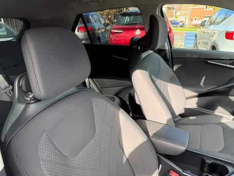 Kia Niro 1.6h GDi 2 DCT Euro 6 (s/s) 5dr - U79315