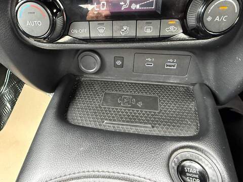 Nissan Juke 1.0 DIG-T N-Connecta Euro 6 (s/s) 5dr - U79316