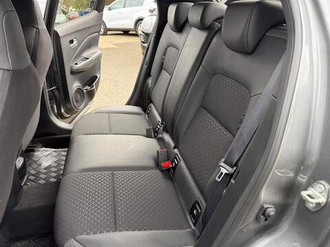 Nissan Juke 1.0 DIG-T N-Connecta Euro 6 (s/s) 5dr - U79316