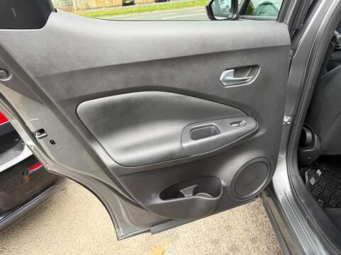 Nissan Juke 1.0 DIG-T N-Connecta Euro 6 (s/s) 5dr - U79316