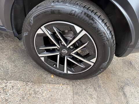 Nissan Juke 1.0 DIG-T N-Connecta Euro 6 (s/s) 5dr - U79316