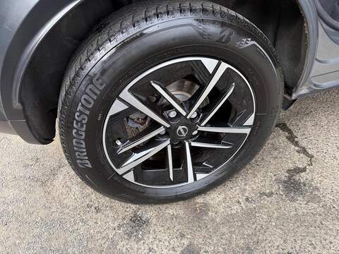 Nissan Juke 1.0 DIG-T N-Connecta Euro 6 (s/s) 5dr - U79316