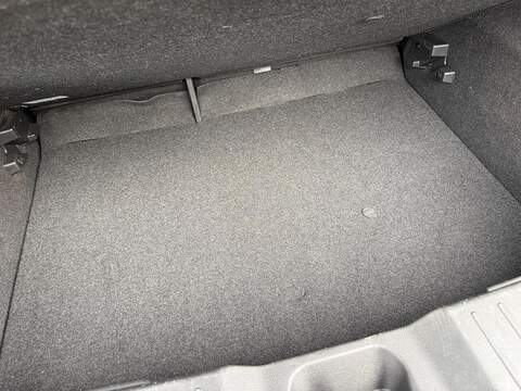 Nissan Juke 1.0 DIG-T N-Connecta Euro 6 (s/s) 5dr - U79316