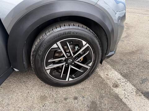 Nissan Juke 1.0 DIG-T N-Connecta Euro 6 (s/s) 5dr - U79316