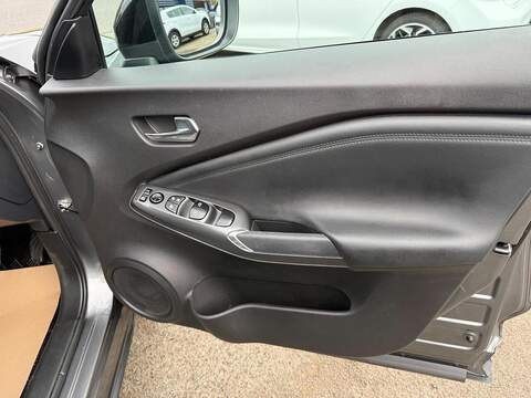 Nissan Juke 1.0 DIG-T N-Connecta Euro 6 (s/s) 5dr - U79316