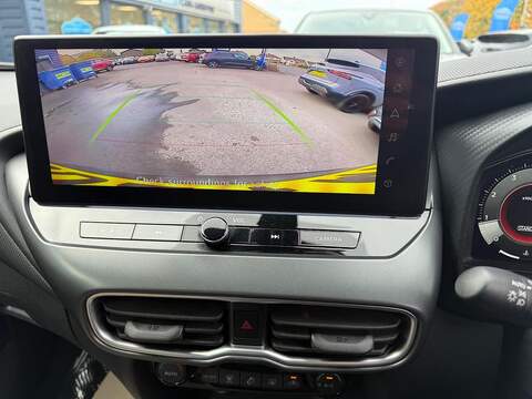 Nissan Juke 1.0 DIG-T N-Connecta Euro 6 (s/s) 5dr - U79316