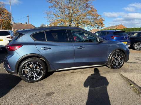 Ford Focus 1.0T EcoBoost Active X Vignale Euro 6 (s/s) 5dr - U79318
