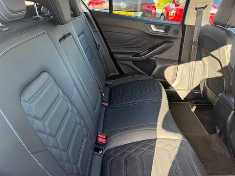 Ford Focus 1.0T EcoBoost Active X Vignale Euro 6 (s/s) 5dr - U79318