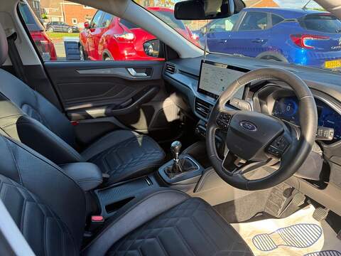 Ford Focus 1.0T EcoBoost Active X Vignale Euro 6 (s/s) 5dr - U79318