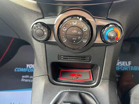 Ford Fiesta 1.5 TDCi Style Hatchback 3dr Diesel Manual Euro 5 (75 ps) - U79321