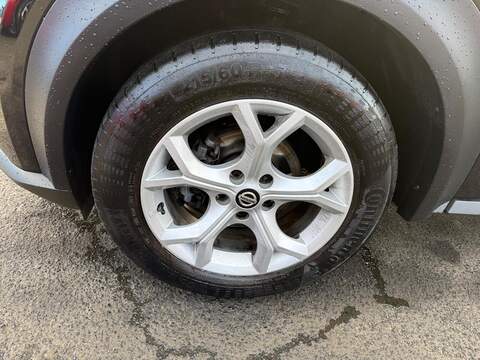 Nissan Juke 1.0 DIG-T N-Connecta DCT Auto Euro 6 (s/s) 5dr SUV 1.0 Automatic Petrol - U79327