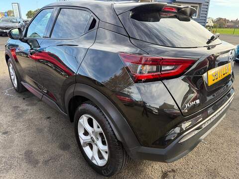 Nissan Juke 1.0 DIG-T N-Connecta DCT Auto Euro 6 (s/s) 5dr SUV 1.0 Automatic Petrol - U79327