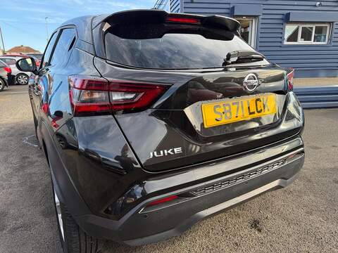Nissan Juke 1.0 DIG-T N-Connecta DCT Auto Euro 6 (s/s) 5dr SUV 1.0 Automatic Petrol - U79327