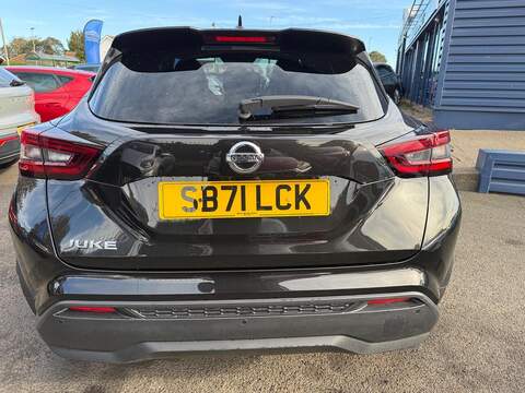 Nissan Juke 1.0 DIG-T N-Connecta DCT Auto Euro 6 (s/s) 5dr SUV 1.0 Automatic Petrol - U79327