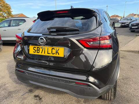 Nissan Juke 1.0 DIG-T N-Connecta DCT Auto Euro 6 (s/s) 5dr SUV 1.0 Automatic Petrol - U79327