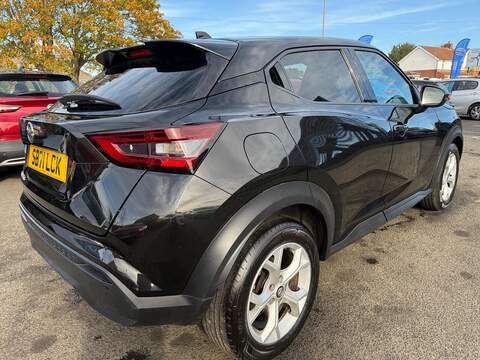Nissan Juke 1.0 DIG-T N-Connecta DCT Auto Euro 6 (s/s) 5dr SUV 1.0 Automatic Petrol - U79327