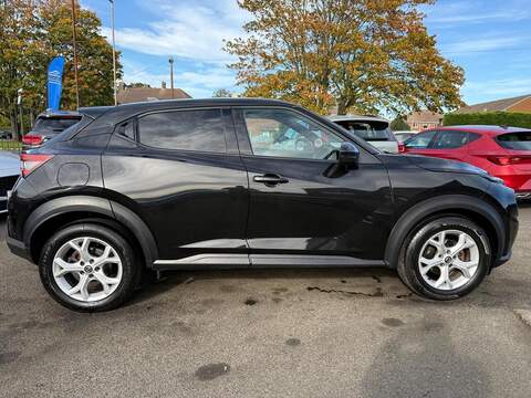 Nissan Juke 1.0 DIG-T N-Connecta DCT Auto Euro 6 (s/s) 5dr SUV 1.0 Automatic Petrol - U79327