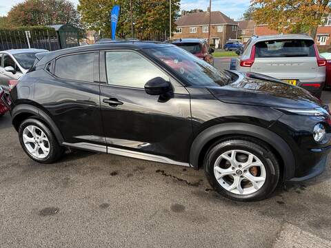 Nissan Juke 1.0 DIG-T N-Connecta DCT Auto Euro 6 (s/s) 5dr SUV 1.0 Automatic Petrol - U79327
