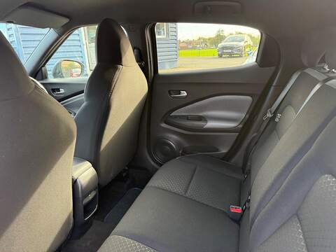 Nissan Juke 1.0 DIG-T N-Connecta DCT Auto Euro 6 (s/s) 5dr SUV 1.0 Automatic Petrol - U79327