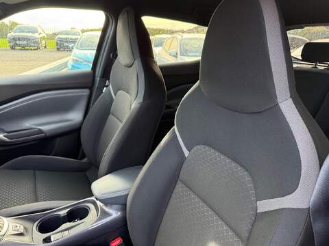 Nissan Juke 1.0 DIG-T N-Connecta DCT Auto Euro 6 (s/s) 5dr SUV 1.0 Automatic Petrol - U79327