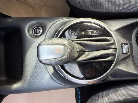 Nissan Juke 1.0 DIG-T N-Connecta DCT Auto Euro 6 (s/s) 5dr SUV 1.0 Automatic Petrol - U79327