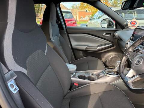 Nissan Juke 1.0 DIG-T N-Connecta DCT Auto Euro 6 (s/s) 5dr SUV 1.0 Automatic Petrol - U79327