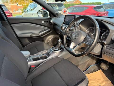Nissan Juke 1.0 DIG-T N-Connecta DCT Auto Euro 6 (s/s) 5dr SUV 1.0 Automatic Petrol - U79327