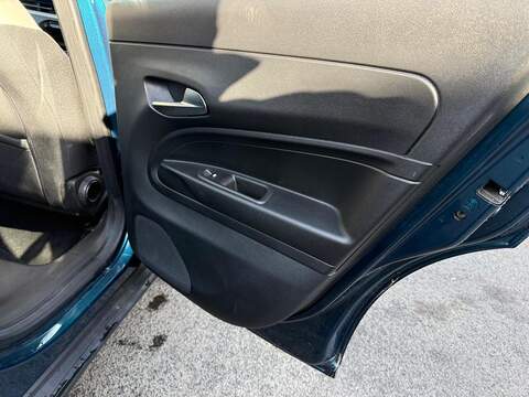 Fiat 600 1.2 MHEV e-DCT Euro 6 (s/s) 5dr - U79331