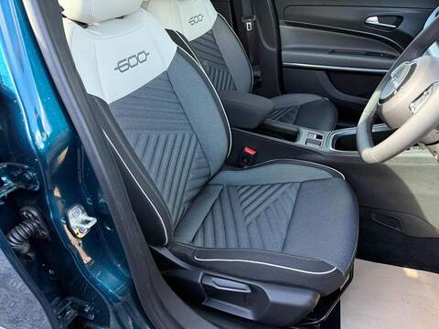 Fiat 600 1.2 MHEV e-DCT Euro 6 (s/s) 5dr - U79331