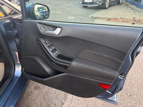 Ford Fiesta 1.0T EcoBoost ST-Line Euro 6 (s/s) 5dr - U79334