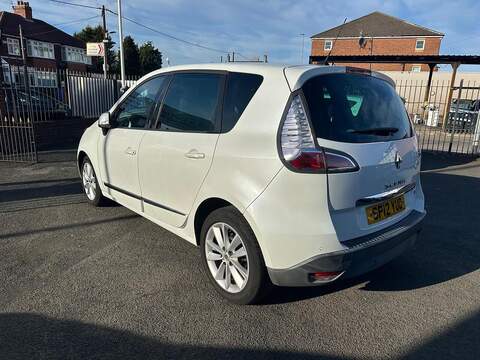 Renault Scenic 1.5 dCi Dynamique TomTom MPV 5dr Diesel Manual Euro 5 (s/s) (110 ps) - U79335