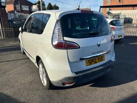 Renault Scenic 1.5 dCi Dynamique TomTom MPV 5dr Diesel Manual Euro 5 (s/s) (110 ps) - U79335