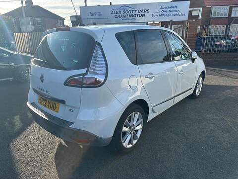 Renault Scenic 1.5 dCi Dynamique TomTom MPV 5dr Diesel Manual Euro 5 (s/s) (110 ps) - U79335