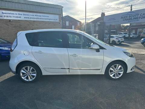 Renault Scenic 1.5 dCi Dynamique TomTom MPV 5dr Diesel Manual Euro 5 (s/s) (110 ps) - U79335