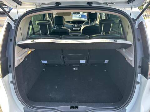 Renault Scenic 1.5 dCi Dynamique TomTom MPV 5dr Diesel Manual Euro 5 (s/s) (110 ps) - U79335