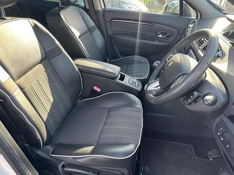 Renault Scenic 1.5 dCi Dynamique TomTom MPV 5dr Diesel Manual Euro 5 (s/s) (110 ps) - U79335