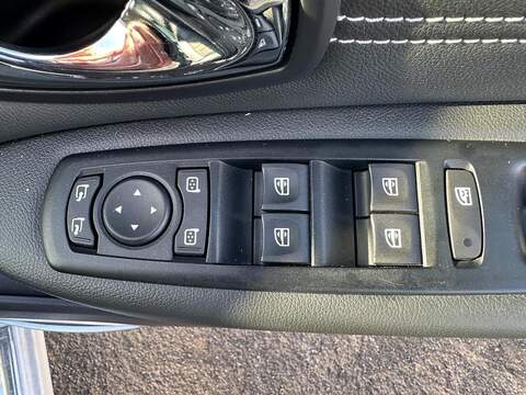 Renault Scenic 1.5 dCi Dynamique TomTom MPV 5dr Diesel Manual Euro 5 (s/s) (110 ps) - U79335