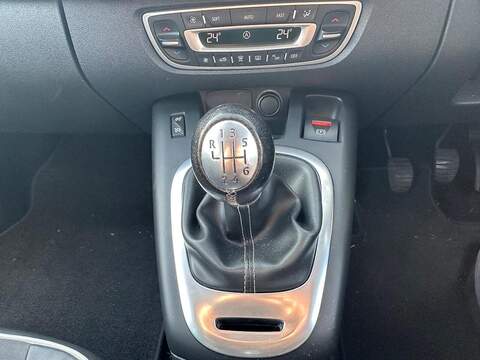 Renault Scenic 1.5 dCi Dynamique TomTom MPV 5dr Diesel Manual Euro 5 (s/s) (110 ps) - U79335